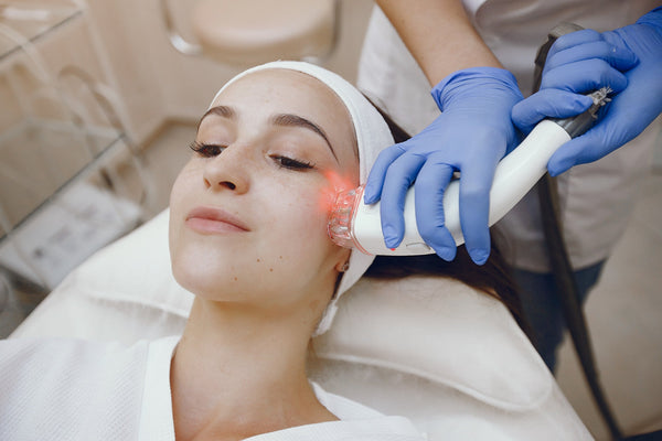 Laser Skin Tightening: The Non-Surgical Facelift Secret